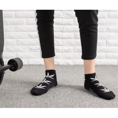 Chaussettes Cannabis Noires Feuilles Blanches | Confort Premium | Kana Pharma