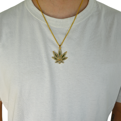 Collier Pendentif Feuille Cannabis Doré - Bijou CBD Tendance | Kana Pharma