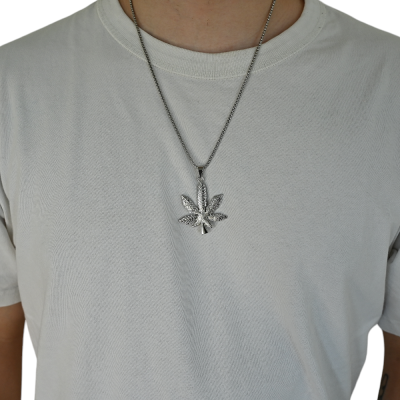 Collier Feuille Cannabis Argenté 5x4cm - Bijou CBD | Kana Pharma